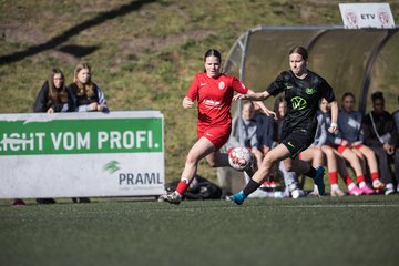 Bild 140 - wBJ Eimsbuettler TV - VfL Wolfsburg : Ergebnis: 1:3